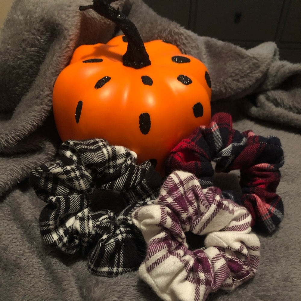 Fall Scrunchies!! 🍁